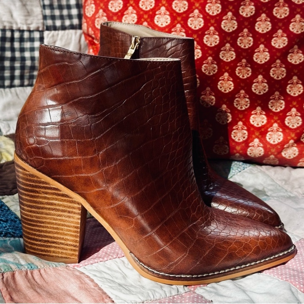 Giddy Up Glamour Arider Girl Crocodile Print Ankle Boots- Brown